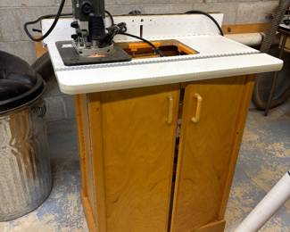 Router - table included