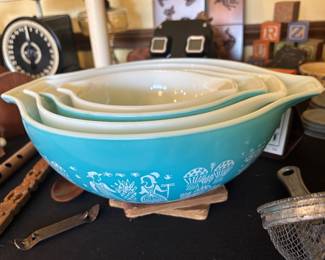 Amish Butterprint Pyrex - 3ct. Inner bowl NOT part of set
