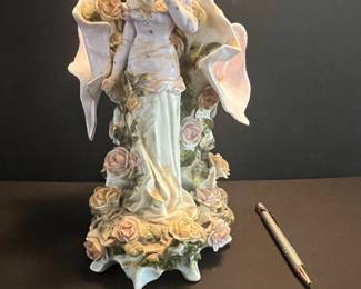 Giuseppe Armani "Scent of Roses" Porcelain Figurine