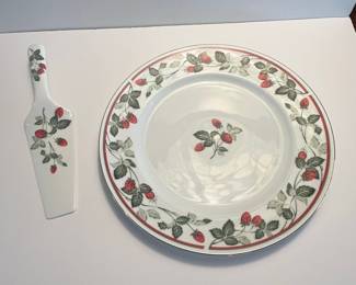 Andrea by Sedak Strawberry Cake Server and Plate