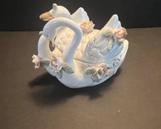 Capodimonte Porcelain Swan Trinket Box with Roses