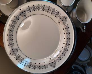 	#10	Lenox Solitaire service for 10 plus serving pieces 65 pieces	 $200.00 				