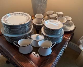 	#10	Lenox Solitaire service for 10 plus serving pieces 65 pieces	 $200.00 				