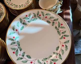 	#7	Lenox Holiday China set service for 12 with extra pieces 72 pieces	 $400.00 				
