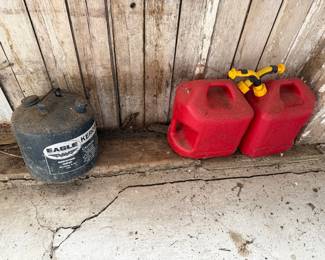 Gas cans 
