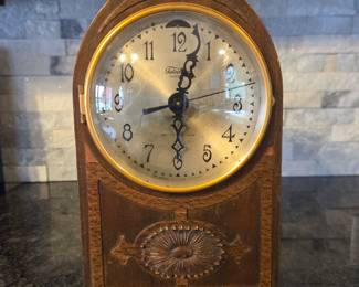Vintage battery operated clock 