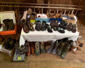 Shoes women’s 8.5 men’s 13