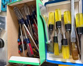 Chisels & screw drivers 
