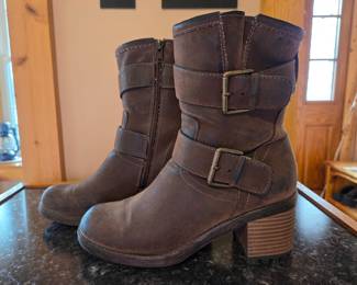 Boots 8.5