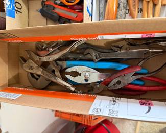 Pliers