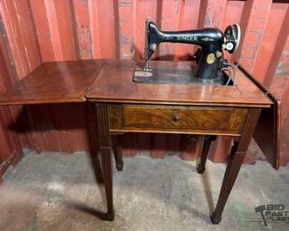 6500  Vintage Singer Sewing Table 