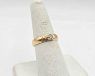 725  14kt Gold Ring with Diamond, 4.3g 