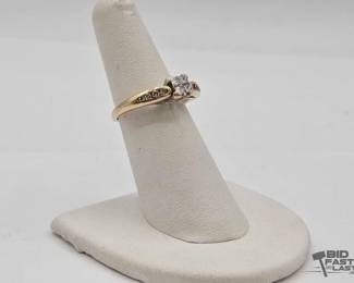 729  14kt Gold Ring with Diamonds, 3.3g 
