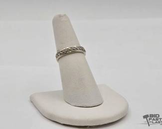 730  14kt White Gold Ring, 2.8g 