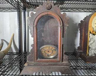 5186  Antique Wooden Clock 