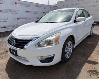 150  2015 Nissan Altima LOW MILES 