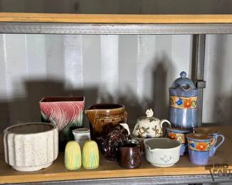 5528  Tea Set and Ceramic Decorations 