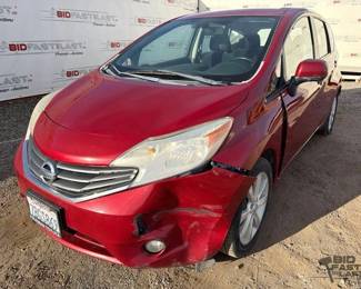 400  2014 Nissan Versa Note 
