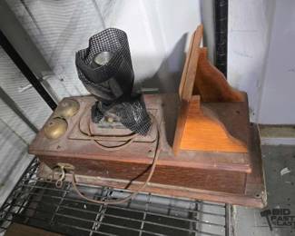 5204  Vintage Wall Mounted Telephone 