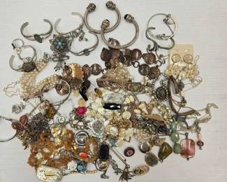 1016  Costume Jewelery 