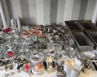 5080  Vintage Cookie Cutter Shapes and Baking Tins 