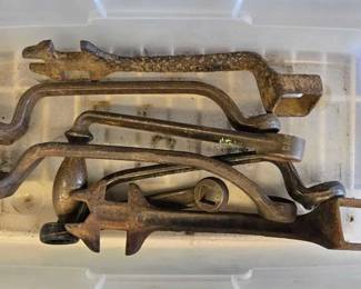 5584  Vintage Ford Wrenches 