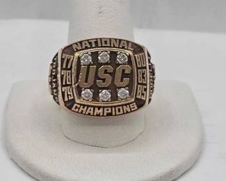 808  10kt Gold Ring with SemiPrecious Stones, 37.5g 