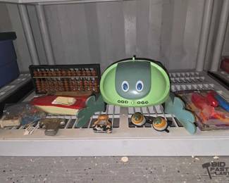 5134  Vintage Toy Collection 