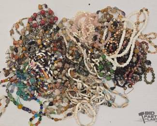 1006  Costume Jewelery 