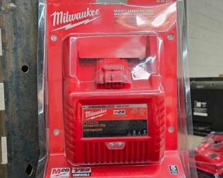 2520  M28 Red Lithium Milwaukee Battery Packs and Charger 