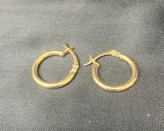 10 KT Gold Small Hoop Earrings 