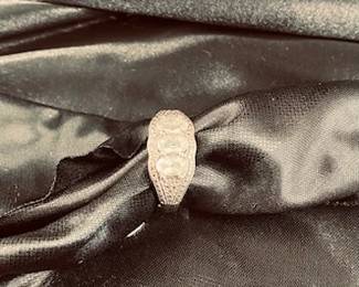 Sterling Ring w/Clear Stones 