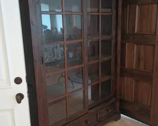 Eddie Bauer Home by Lane Display cabinet