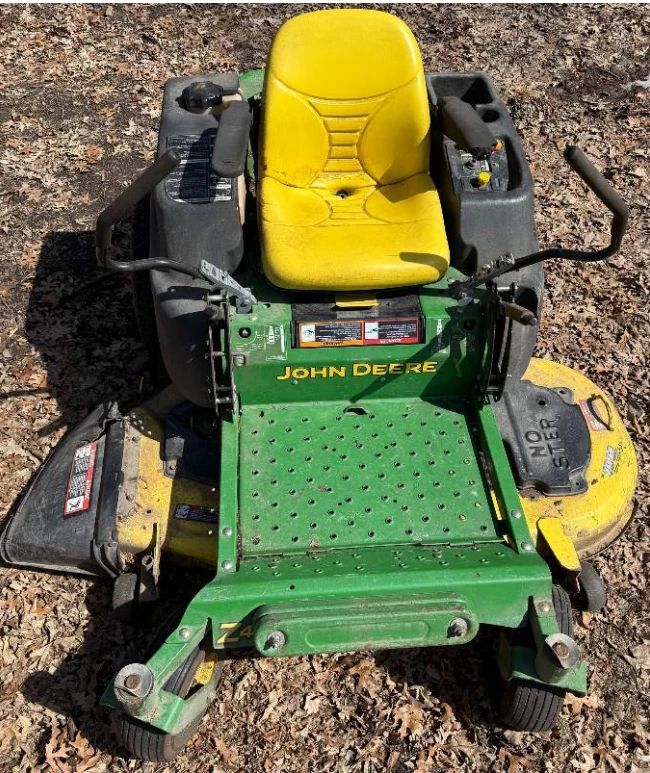 John Deere Eztrak Zero Turn Riding Lawn Mower with 54" Cutting Deck Model Z445C