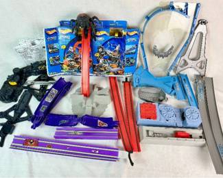 Hot Wheels Bundle of Micro Car Playsets and Robo Wheels Extreme Half Pipe Track System