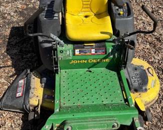 John Deere Eztrak Zero Turn Riding Lawn Mower with 54" Cutting Deck Model Z445C