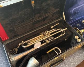 Getzen Eterna trumpet with accessories