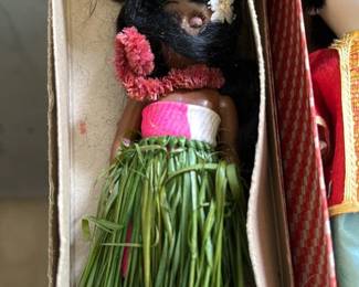 vintage hawaiian hula girl doll