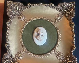 Ornate Gilded Cameo Frame