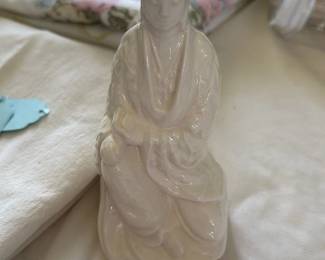 Blanc de Chine figurine