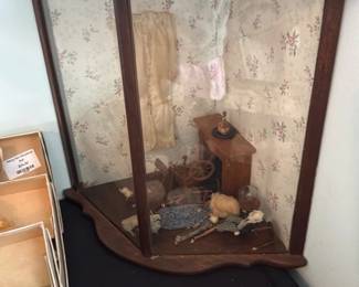 vintage dollhouse diorama
