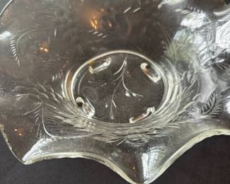 vintage Jeannette Glass bowl