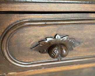 detail of the mustache pulls 