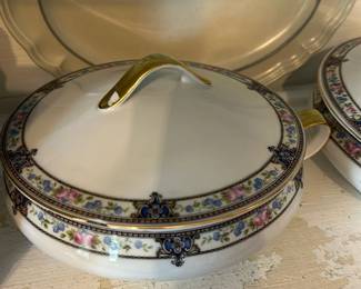 Noritake Cream China Dinnerware Set