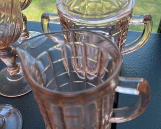 Set depression glass cream and sugar