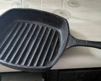 Emeril Lagasse cast iron deep grill skillet