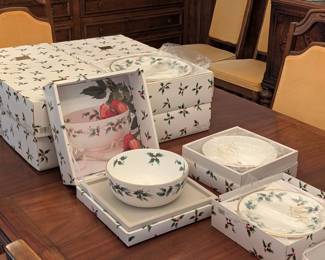 Mikasa Ribbon Holy china