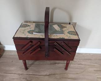 Vintage sewing accordion box