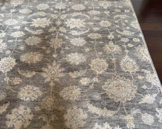 Oushak handmade wool rug with hand-tied fringe (6' x 8'10")