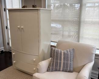 Wardrobe cabinet with 2 drawers and linen armchair 